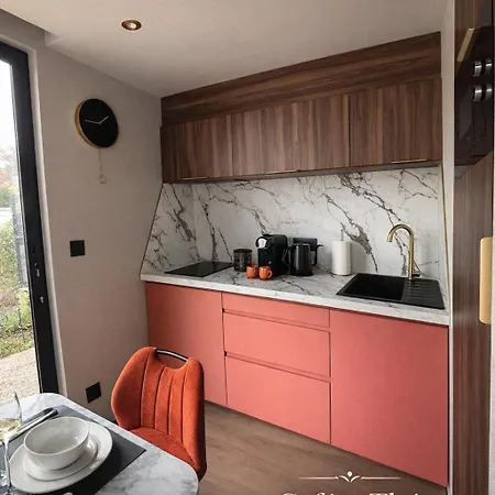 Independante Avec Terrasse Privee, Parking & Climatisation Apartamento