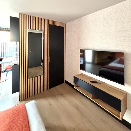 Independante Avec Terrasse Privee, Parking & Climatisation Apartamento Chailly-les-Ennery